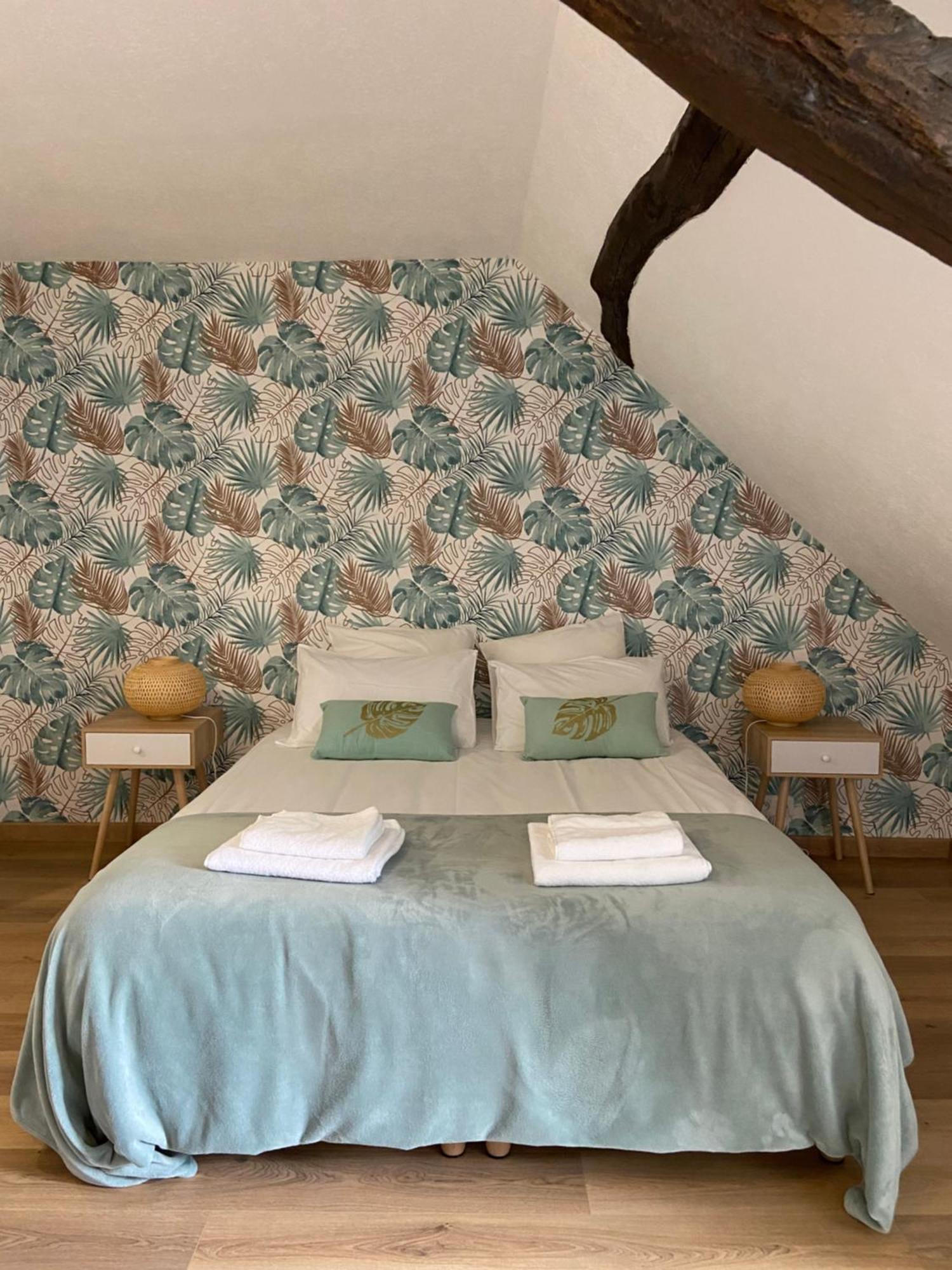 La Charmeraie : Gite De Charme, Piscine Et Spa Thésée 외부 사진
